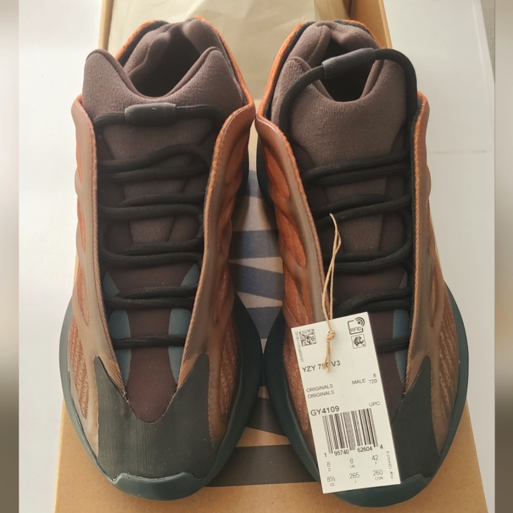 Yeezy Copper Fade